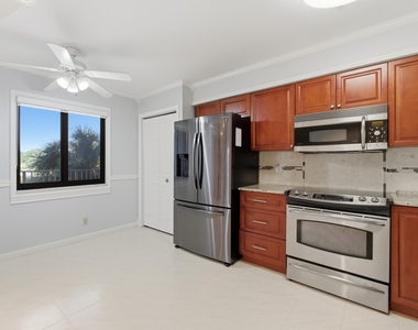 14475 N Strathmore Lane - Photo Thumbnail 10