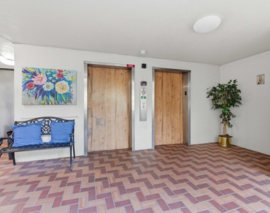 14475 N Strathmore Lane - Photo Thumbnail 4