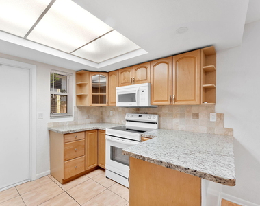 1945 Nw 4th Avenue - Photo Thumbnail 1