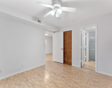 1945 Nw 4th Avenue - Photo Thumbnail 12