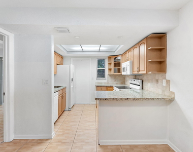1945 Nw 4th Avenue - Photo Thumbnail 2