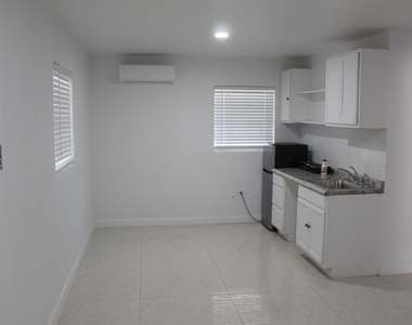 4434 Venus Avenue - Photo Thumbnail 6