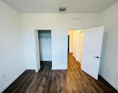 346 Ne 208th Terrace - Photo Thumbnail 1