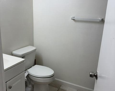2701 Riverside Drive - Photo Thumbnail 14