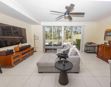 154 Santa Barbara Way - Photo Thumbnail 1