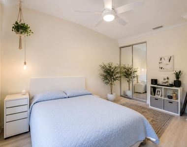 154 Santa Barbara Way - Photo Thumbnail 16