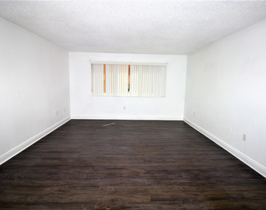 7000 Nw 186th Street - Photo Thumbnail 4