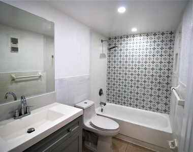 7000 Nw 186th Street - Photo Thumbnail 3