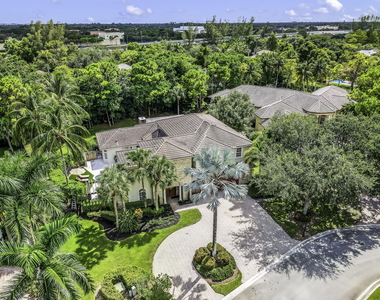 8948 Pinebrook Court - Photo Thumbnail 17