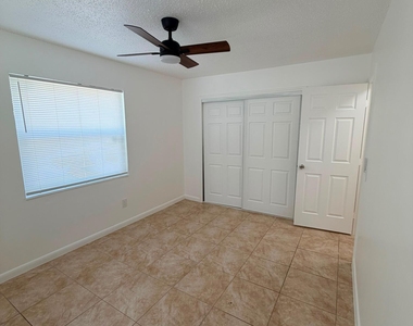 1130 N F Street - Photo Thumbnail 5