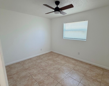 1130 N F Street - Photo Thumbnail 4