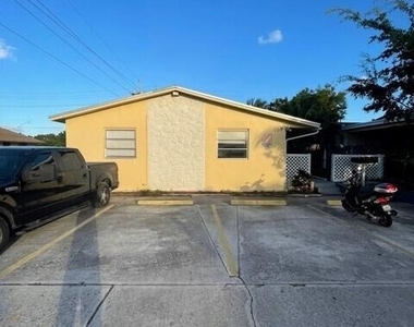 1130 N F Street - Photo Thumbnail 12