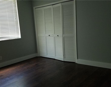 3100 N Course Lane - Photo Thumbnail 17