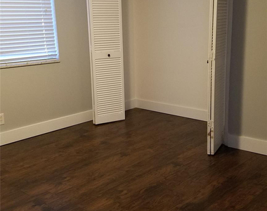 3100 N Course Lane - Photo Thumbnail 14