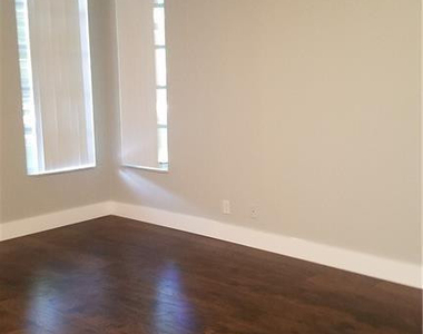 3100 N Course Lane - Photo Thumbnail 21