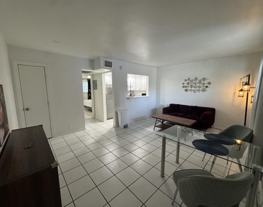 811 Se 16th Street - Photo Thumbnail 1