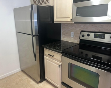 1760 Palm Cove Boulevard - Photo Thumbnail 8