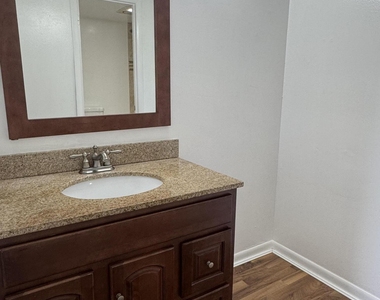 16171 Blatt Boulevard - Photo Thumbnail 6