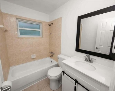 5134 Harvard Street W - Photo Thumbnail 6