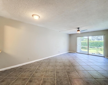 207 Tropic Isle Drive - Photo Thumbnail 13