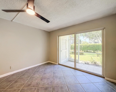 207 Tropic Isle Drive - Photo Thumbnail 15