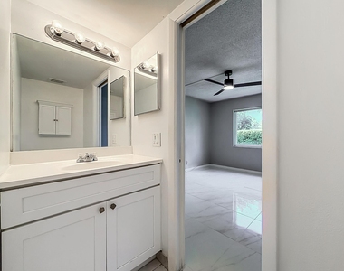 207 Tropic Isle Drive - Photo Thumbnail 31