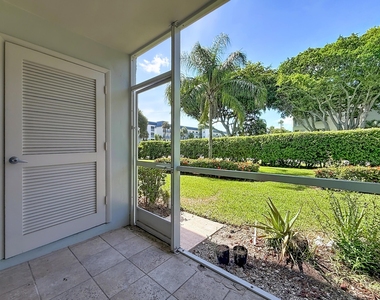 207 Tropic Isle Drive - Photo Thumbnail 17