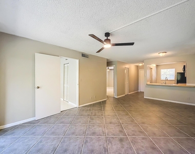 207 Tropic Isle Drive - Photo Thumbnail 35