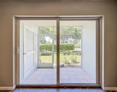 207 Tropic Isle Drive - Photo Thumbnail 16