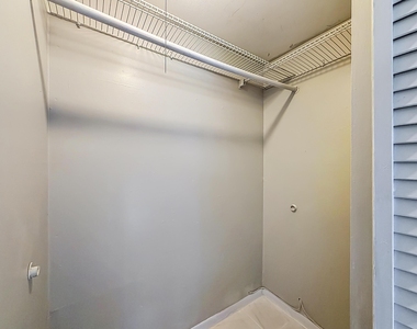 207 Tropic Isle Drive - Photo Thumbnail 33