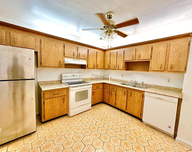 8900 W Sample Road - Photo Thumbnail 3