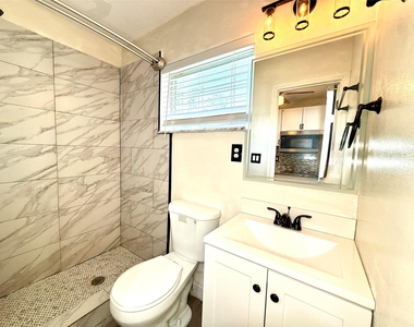 3548 Nw 39th Avenue - Photo Thumbnail 8