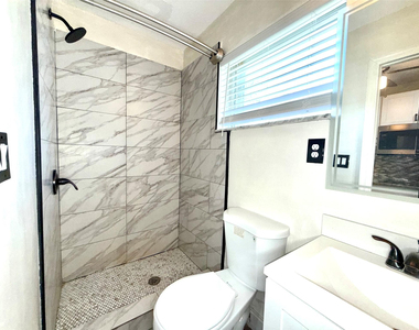 3548 Nw 39th Avenue - Photo Thumbnail 9