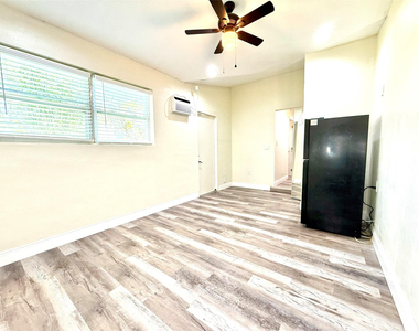 3548 Nw 39th Avenue - Photo Thumbnail 3