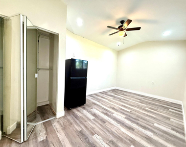 3548 Nw 39th Avenue - Photo Thumbnail 2