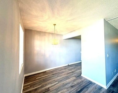 226 Kent N - Photo Thumbnail 16