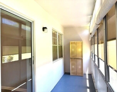 226 Kent N - Photo Thumbnail 24