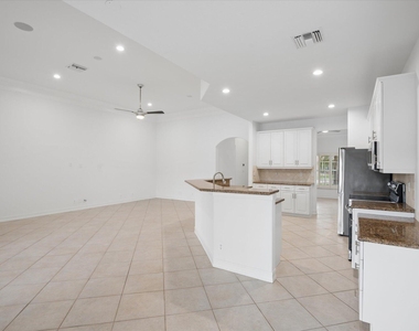 11289 Nw 65th Manor - Photo Thumbnail 5