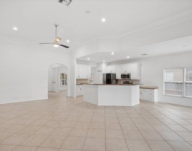 11289 Nw 65th Manor - Photo Thumbnail 4