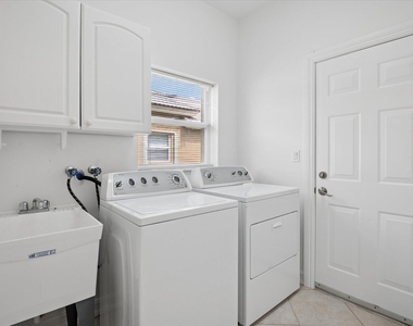 11289 Nw 65th Manor - Photo Thumbnail 18