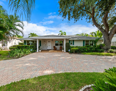 129 Alhambra Place - Photo Thumbnail 2