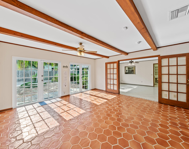 129 Alhambra Place - Photo Thumbnail 7