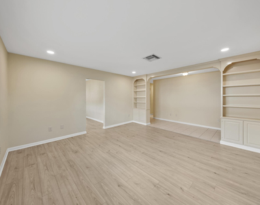 129 Alhambra Place - Photo Thumbnail 28