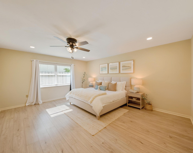 129 Alhambra Place - Photo Thumbnail 16