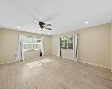 129 Alhambra Place - Photo Thumbnail 17