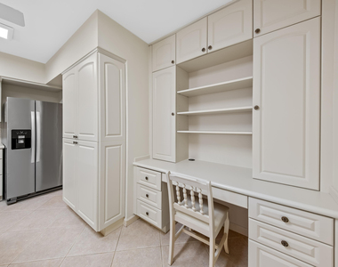 129 Alhambra Place - Photo Thumbnail 12