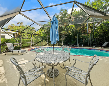 129 Alhambra Place - Photo Thumbnail 34