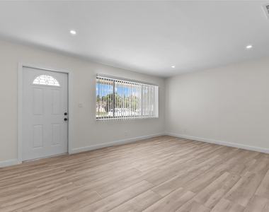 908 Lighthouse Drive - Photo Thumbnail 11