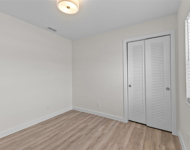 908 Lighthouse Drive - Photo Thumbnail 7
