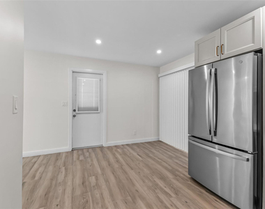 908 Lighthouse Drive - Photo Thumbnail 5